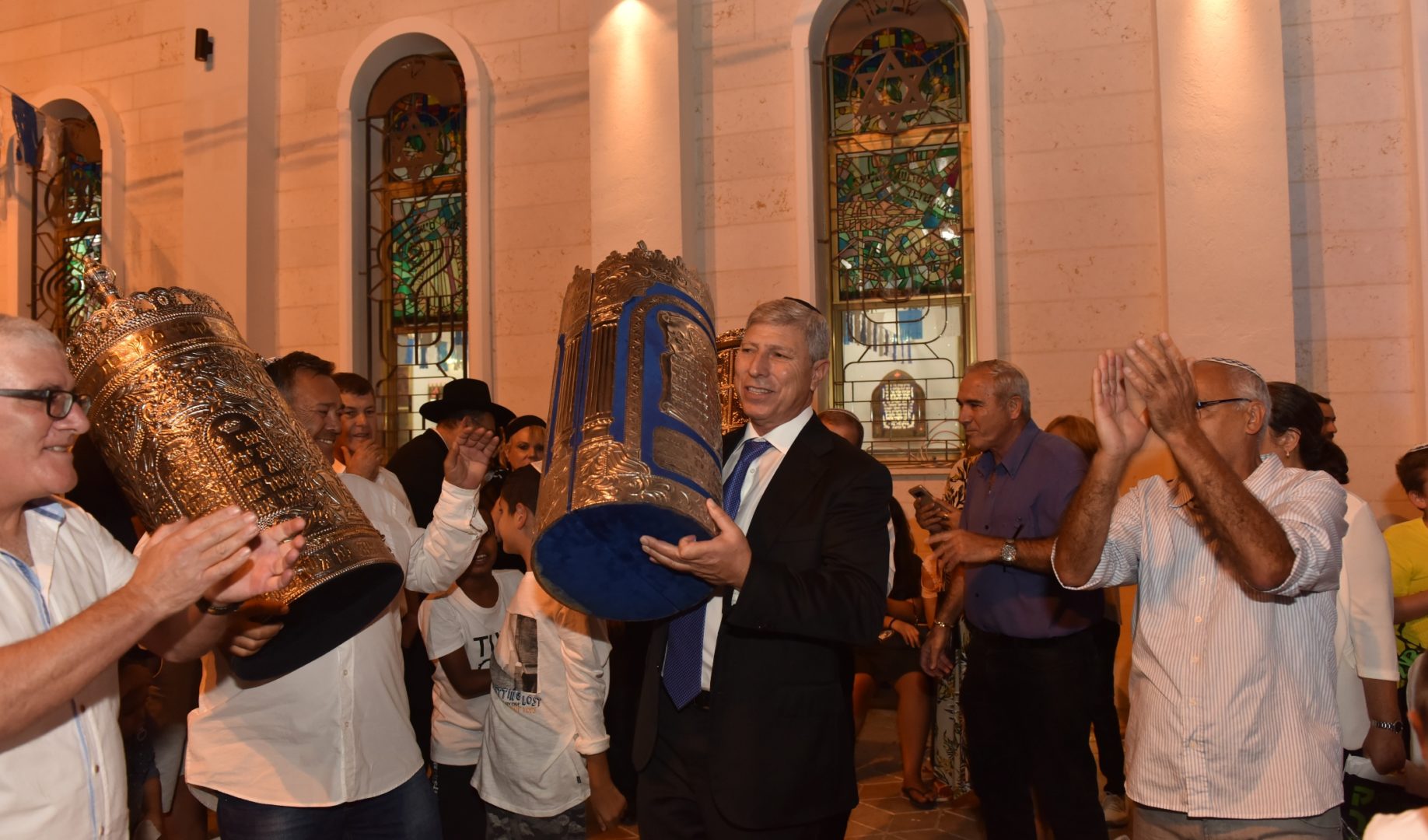 ראש העיר יעקב פרץ בחגיגות שמחת תורה