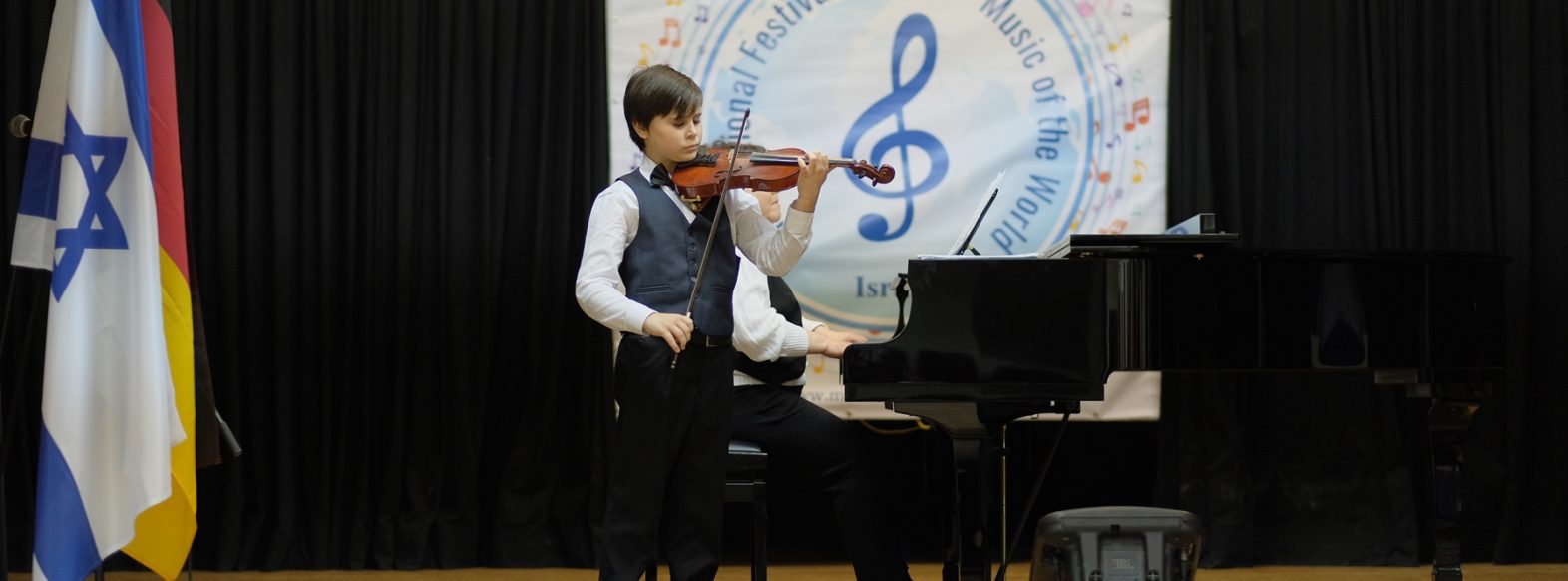 ולדימיר פופוב, תלמיד מרכז המוסיקה העירוני זכה במקום השני בתחרות מוסיקה בינלאומית